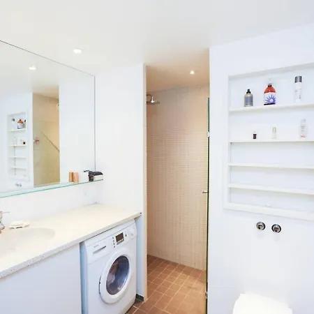 Beautiful One-bedroom Right At The Canal Lägenhet